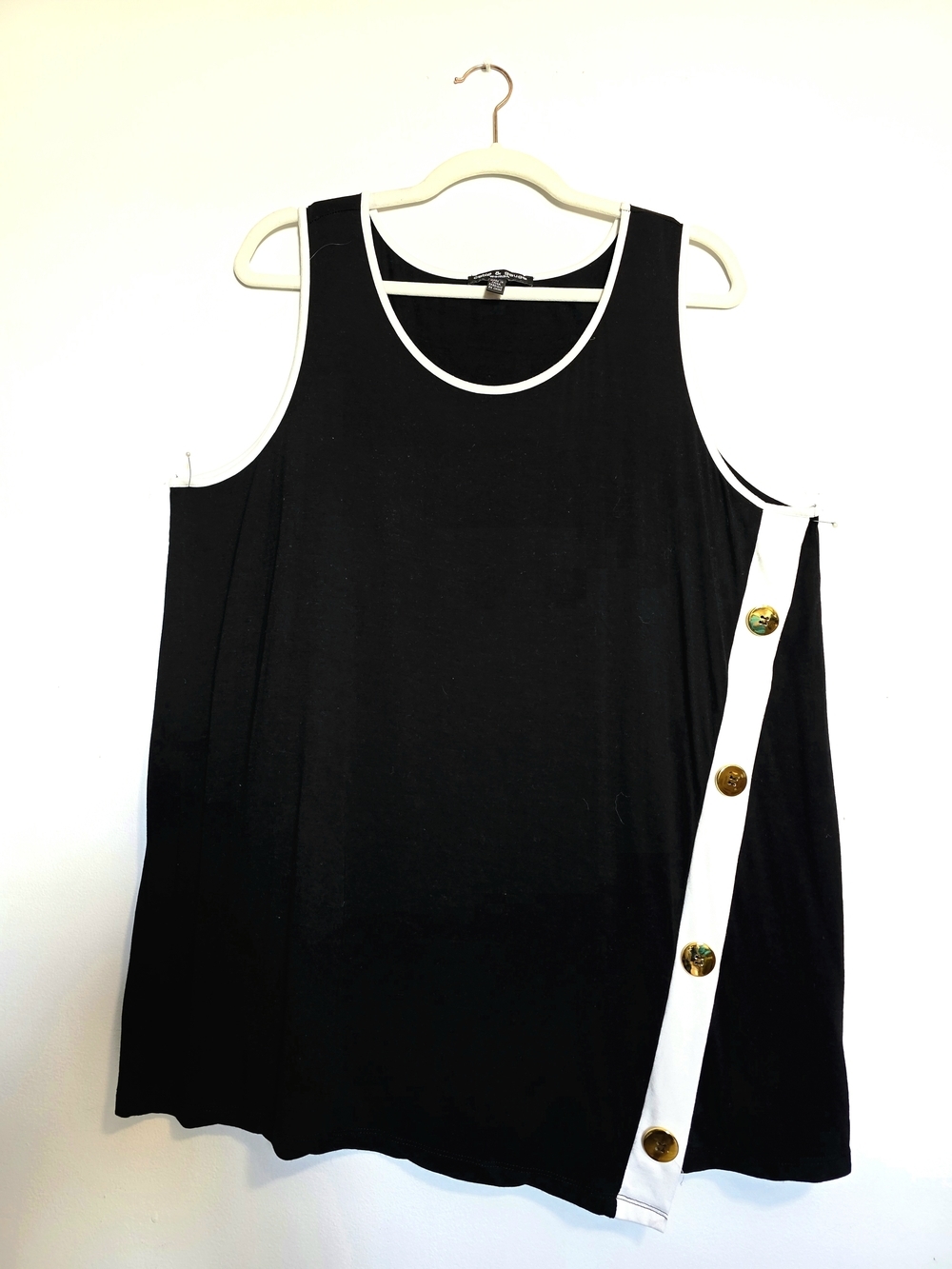 Cable & Gauge Assymetrical Flowy Blouse Sleeveless Lightweight Stretchy Size 1X